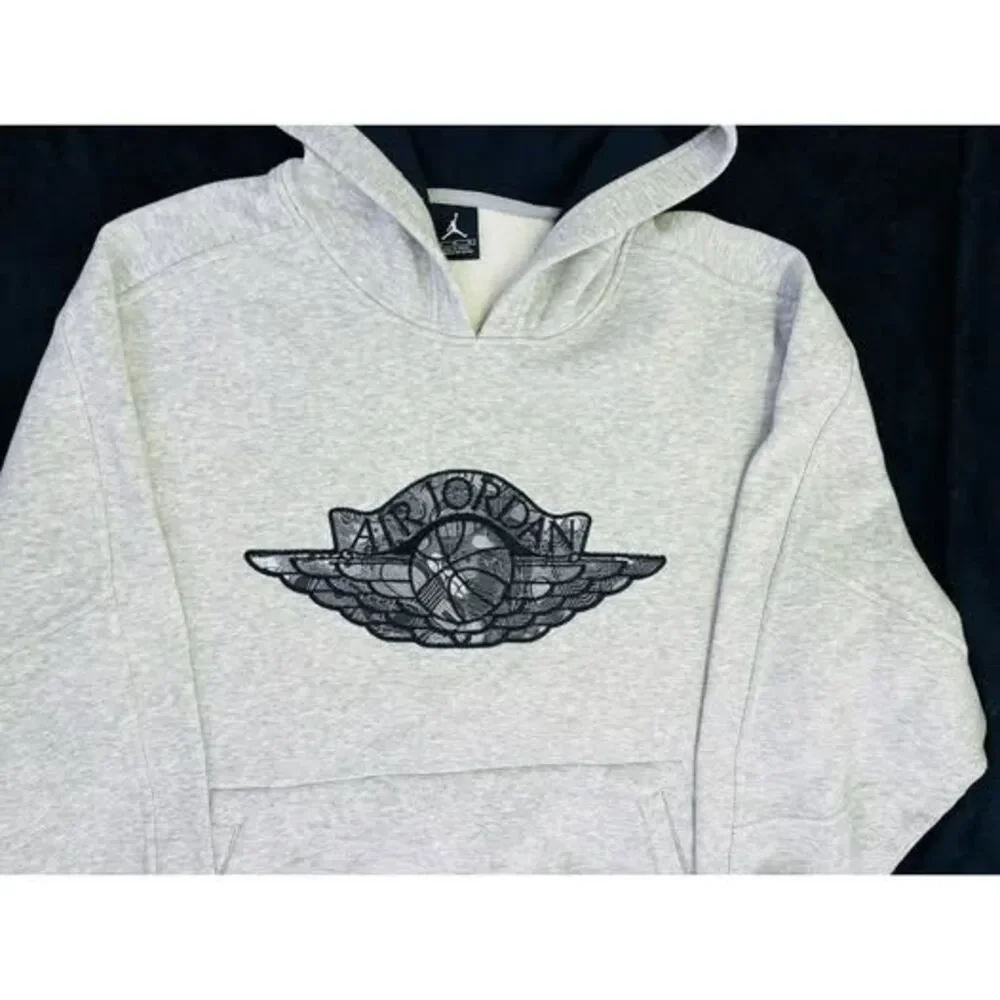 Air Jordan Men’s Grey Hoodie Sweater Size M